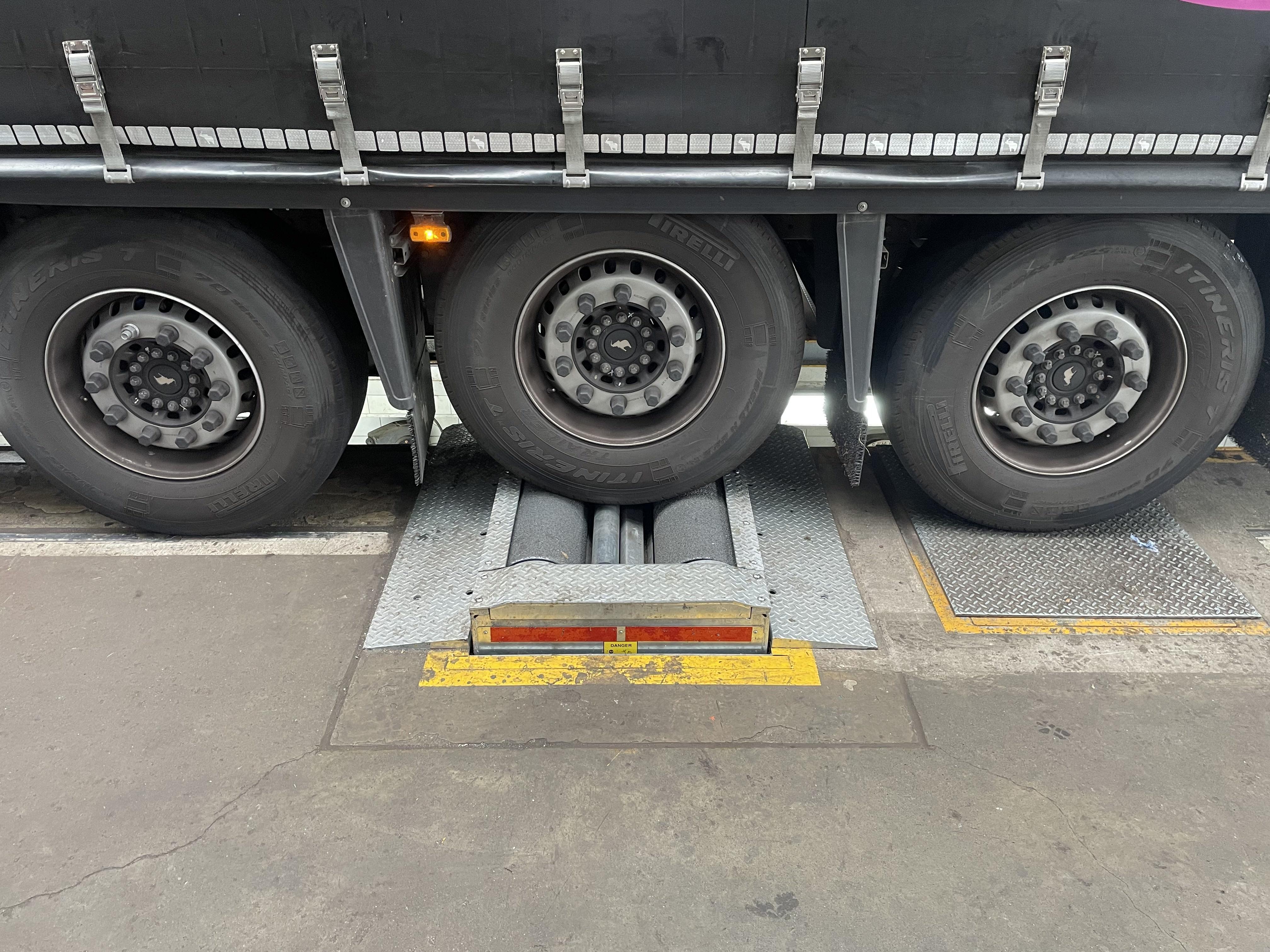 VLT - Remmentestbank in bedrijf - Heniff